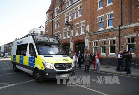 ロンドン地下鉄テロ、１８歳少年を殺人未遂罪で起訴 - ảnh 1
