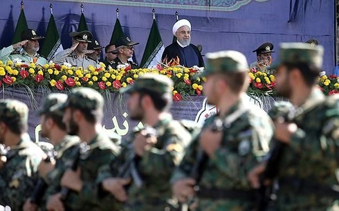 イラン軍事パレード銃撃事件 22人を拘束 外国関与など調べ - ảnh 1