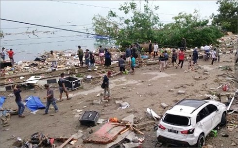 インドネシア スラウェシ島の津波 死者832人に - ảnh 1