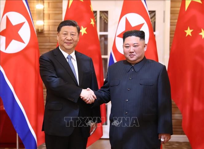 朝鮮と中国の軍首脳らが歓談 - ảnh 1