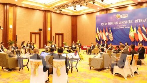 ASEAN非公式外相会議 ベトナム東部海域で法支配 合意 - ảnh 1