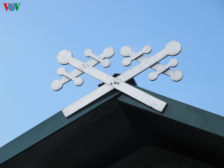 黒タイ族の家の屋根につけられるシンボル「Khau cut」とは - ảnh 2
