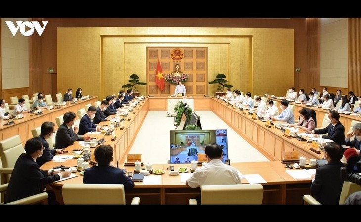 チン首相:「ベトナム政府は常に外国企業とともに歩む」 - ảnh 1