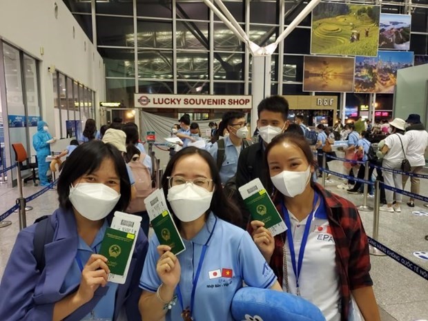 ３回目のワクチン接種済みのベトナム人労働者、日本入国後、7日間の隔離不要 - ảnh 1