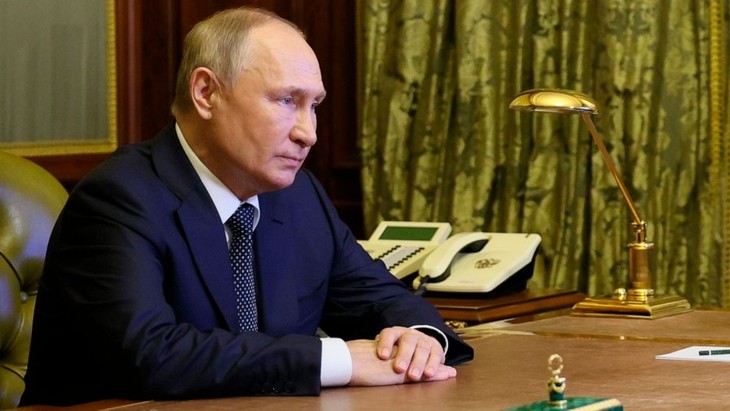 プーチン氏、露産石油の価格に上限なら「供給しない」…米欧の足並み乱す狙いか - ảnh 1