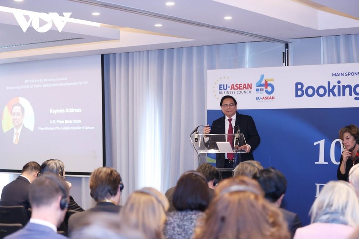 チン首相 ASEAN・EUビジネスサミットで演説 - ảnh 1
