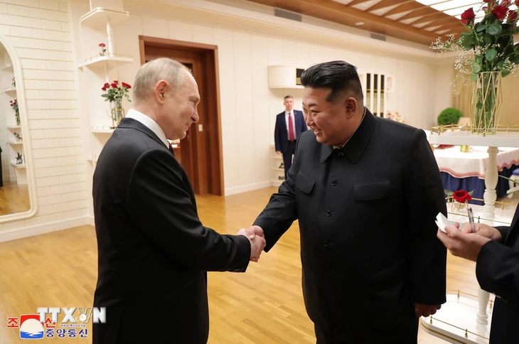 プーチン氏、朝鮮の支持に謝意　金総書記は戦略的協力強化の意向 - ảnh 1