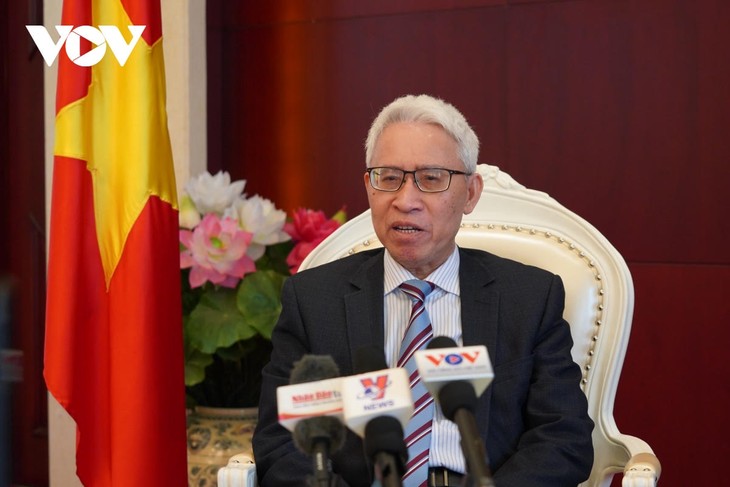 チン首相、夏季ダボス会議出席と中国公式訪問へ - ảnh 1