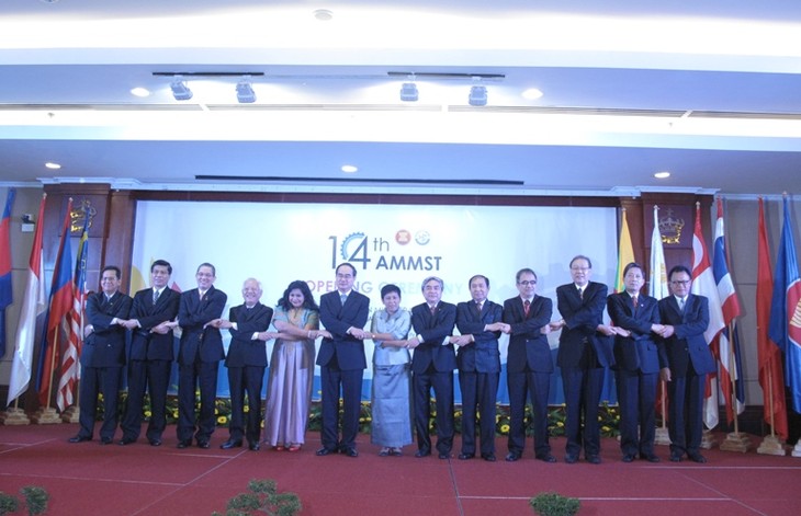 Ilmu pengetahuan dan teknologi-Arah kerjasama prioritas ASEAN - ảnh 1