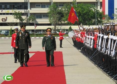 Memperkuat kerjasama antara  tentara dua negara Vietnam-Thailand - ảnh 1