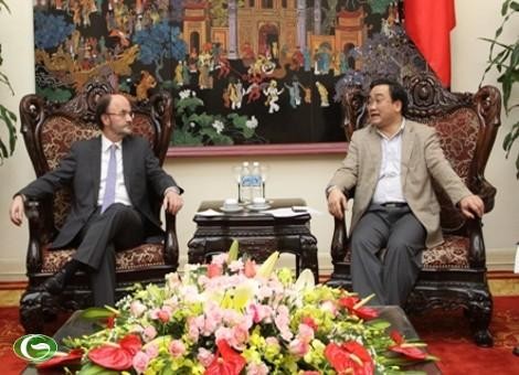 Deputi PM Hoang Trung Hai menerima Wilfried Luetkenhorst Direktur  Eksekutif  UNIDO - ảnh 1