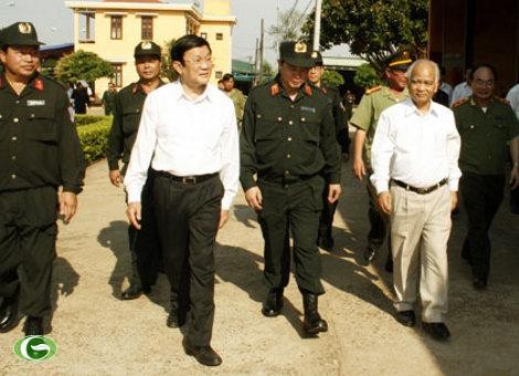 Presiden Vietnam Truong Tan Sang melakukan kunjungan kerja di provinsi Gia Lai. - ảnh 1