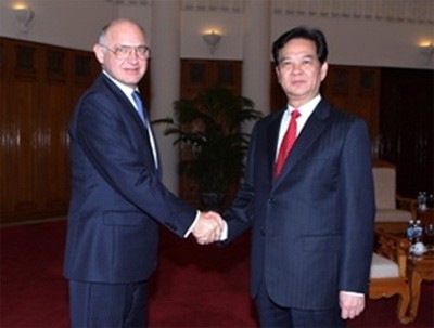 PM Nguyen Tan Dung menerima Walikota New York dan Menlu Argentina. - ảnh 2