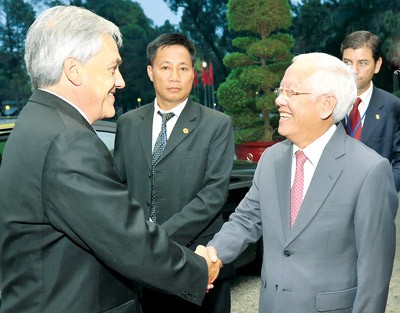 Presiden Cile  mengakhiri kunjungan resmi di Vietnam. - ảnh 1
