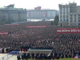Peringatan ultah ke-100 Hari Lahirnya Almarhum Presiden Kim Il-sung di Pyong Yang. - ảnh 1