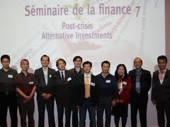 Para ekonom: Vietnam harus cepat melakukan restrukturisasi sistim keuangan - ảnh 1