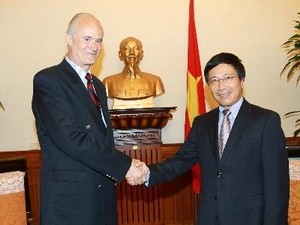 Menlu Pham Binh Minh menerima Ketua Dewan Penasehat Dana Demi Perdamaian  - ảnh 1