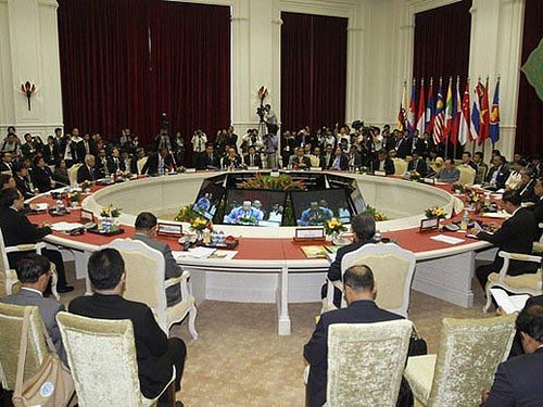 Konferensi Menlu ASEAN dan berbagai Konferensi yang bersangkutan - ảnh 2