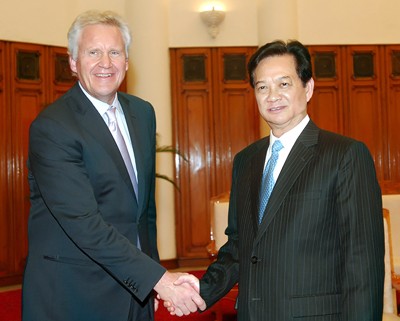 PM Vietnam Nguyen Tan Dung  telah menerima Feffrey Immelt, Presiden Dewan Persaingan  dan Lapangan Kerja   dari Presiden Amerika Serikat  Barack Obama - ảnh 1