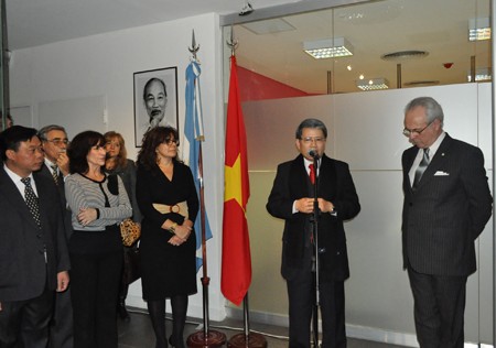 Pameran foto tentang Vietnam di Argentina untuk memperingati ultah ke-67 Hari Nasional Vietnam 2 September. - ảnh 1