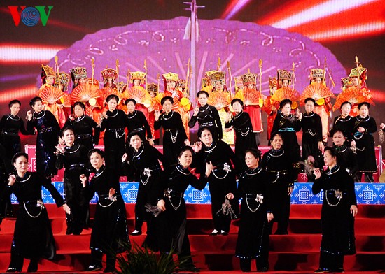 Pembukaan Festival ke-4  seni menyanyi  lagu Then dan memainkan  siter nasional - tahun 2012 . - ảnh 1