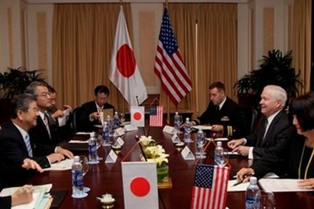 Kemudahan dan kesulitan dalam kunjungan  PM Jepang Shinzo Abe di AS kali ini - ảnh 4