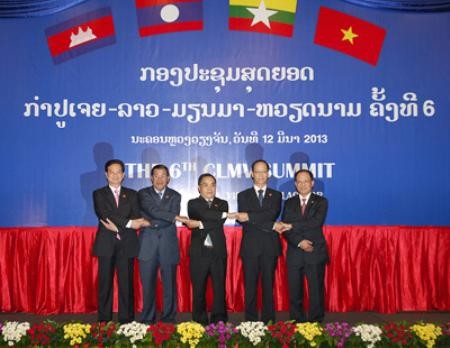 PM Vietnam, Nguyen Tan Dung menghadiri KTT ke-6 Kerjasama  Kamboja-Laos-Myanamar-Vietnam. - ảnh 1