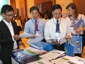 Konferensi promosi investasi  daerah pantai  Vietnam Tengah - ảnh 1