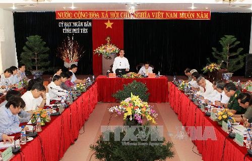 PM Vietnam Nguyen Tan Dung  mengadakan temu kerja dengan pimpinan provinsi Phu Yen. - ảnh 1