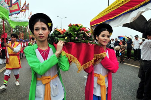 Pesta Budaya folklor jalanan membuka Hari Haul Cikal Bakal Bangsa Raja Hung – Pesta Kuil Raja Hung. - ảnh 1
