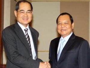 Singapura ingin memperkuat kerjasama dengan Vietnam pada bidang layanan jasa - ảnh 1