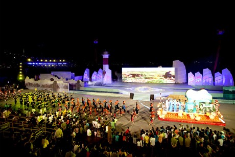 Provinsi Quang Ninh siap untuk  Karnaval Ha Long - tahun 2013. - ảnh 1