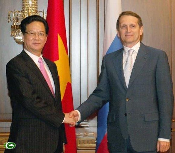 PM Vietnam, Nguyen Tan Dung mengadakan pembicaraan dengan PM Rusia, Dmitry Medvedev - ảnh 2