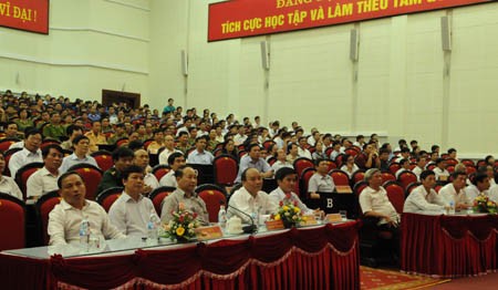 Provinsi Thai Binh belajar dan bertindak sesuai dengan keteladanan moral Ho Chi Minh - ảnh 1