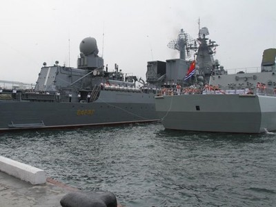 Rusia-Tiongkok melakukan latihan perang  dengan nama: “Joint sea-2013” - ảnh 1