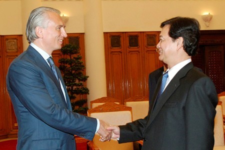 PM Vietnam, Nguyen Tan Dung telah menerima Aleksander Dyukov, Direktur Utama  Perusahaan Gazprom Neft - ảnh 1