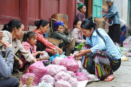 Pasar persahabatan Vietnam-Laos - ảnh 3