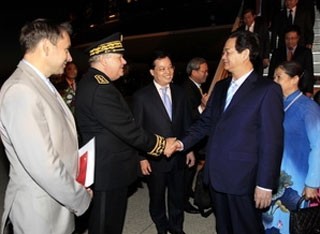 PM Vietnam Nguyen Tan Dung  memulai kunjungan resmi di Republik Perancis. - ảnh 1