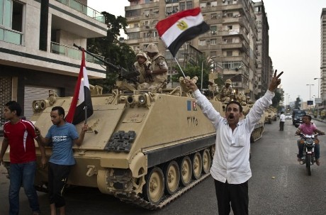 Memangkas  bantuan militer – satu kemunduran  dalam hubungan Amerika Serikat-Mesir - ảnh 1