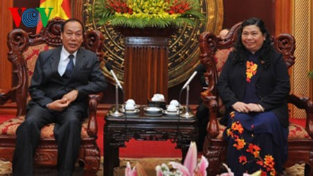 Wakil Ketua MN Tong Thi Phong  menerima  Kepala Kantor Parlemen Laos, Ounkeo Vouthilath. - ảnh 1