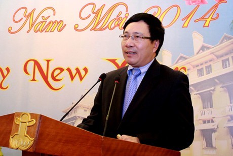 Deputi PM, Menlu Vietnam Pham Binh Minh:  Pers turut menegakkan sukses yang diperoleh aktivitas luar negeri –tahun 2013 - ảnh 1