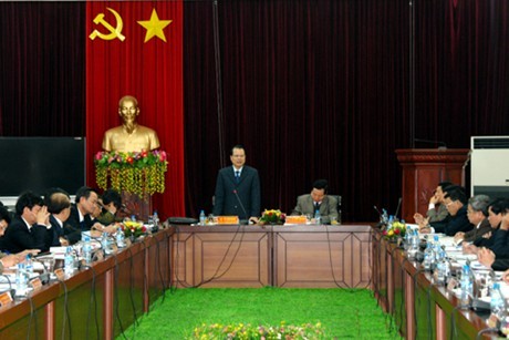 Deputi PM Vietam Vu Van Ninh  mengadakan temu kerja di provinsi Lai Chau. - ảnh 1