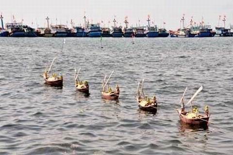 Perintah  pelarangan tentang  penangkapan ikan di Laut Timur yang  dikeluarkan Tiongkok  adalah  tidak bernilai - ảnh 1