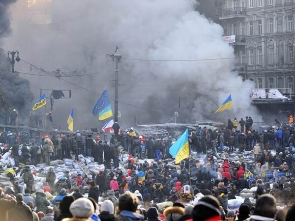 Pemerintah Ukraina mulai melaksanakan UU tenteng Pemberian Amnesti terhadap para demonstran - ảnh 1