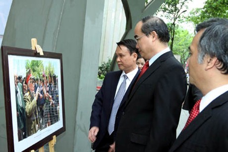 Aktivitas-aktivitas  memperingati ultah ke-60 Kemenangan Dien Bien Phu (7 Mei). - ảnh 1