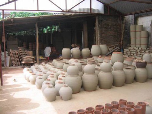 Mengunjungi desa keramik  Phu Lang, provinsi Bac Ninh - ảnh 1