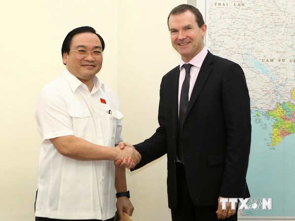 Deputi PM Hoang Trung Hai menerima Sekjen CITES - ảnh 1