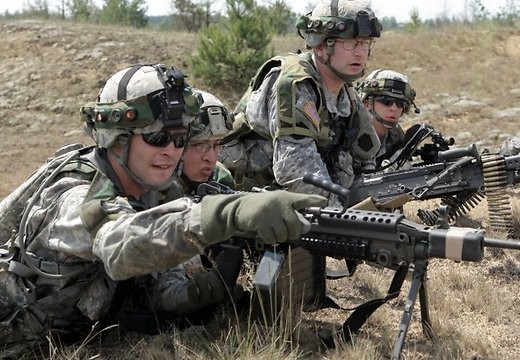 NATO mulai melakukan latihan perang  strategis internasional “Saber Strike-2014”. - ảnh 1
