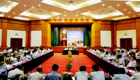 Kementerian Keuangan Vietnam menggelarkan tugas masa 6 bulan akhir tahun ini. - ảnh 1