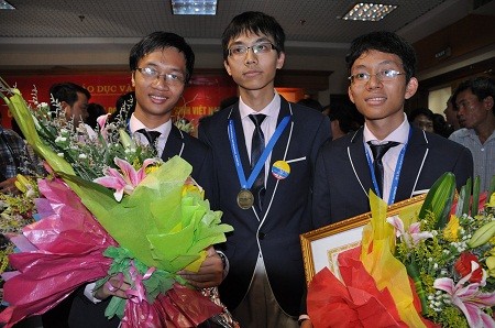 Vietnam meraih tiga medala  emas dalam  Olympide  Matematika  Internasional - ảnh 1